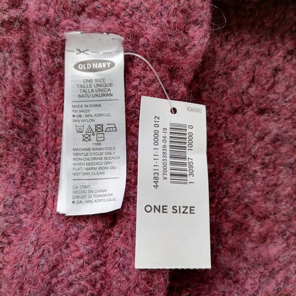 NWT Old Navy Womens Burgundy Red Cable Knit Infinity Scarf One Size - Picture 3 of 3